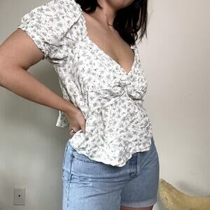 Arizona Jean Company White Floral Blouse